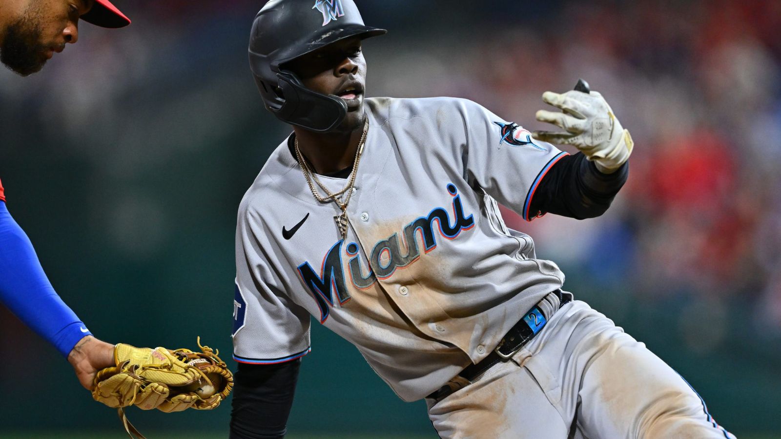 Luis Arraez hits for cycle in Marlins' 8-4 win over Phillies