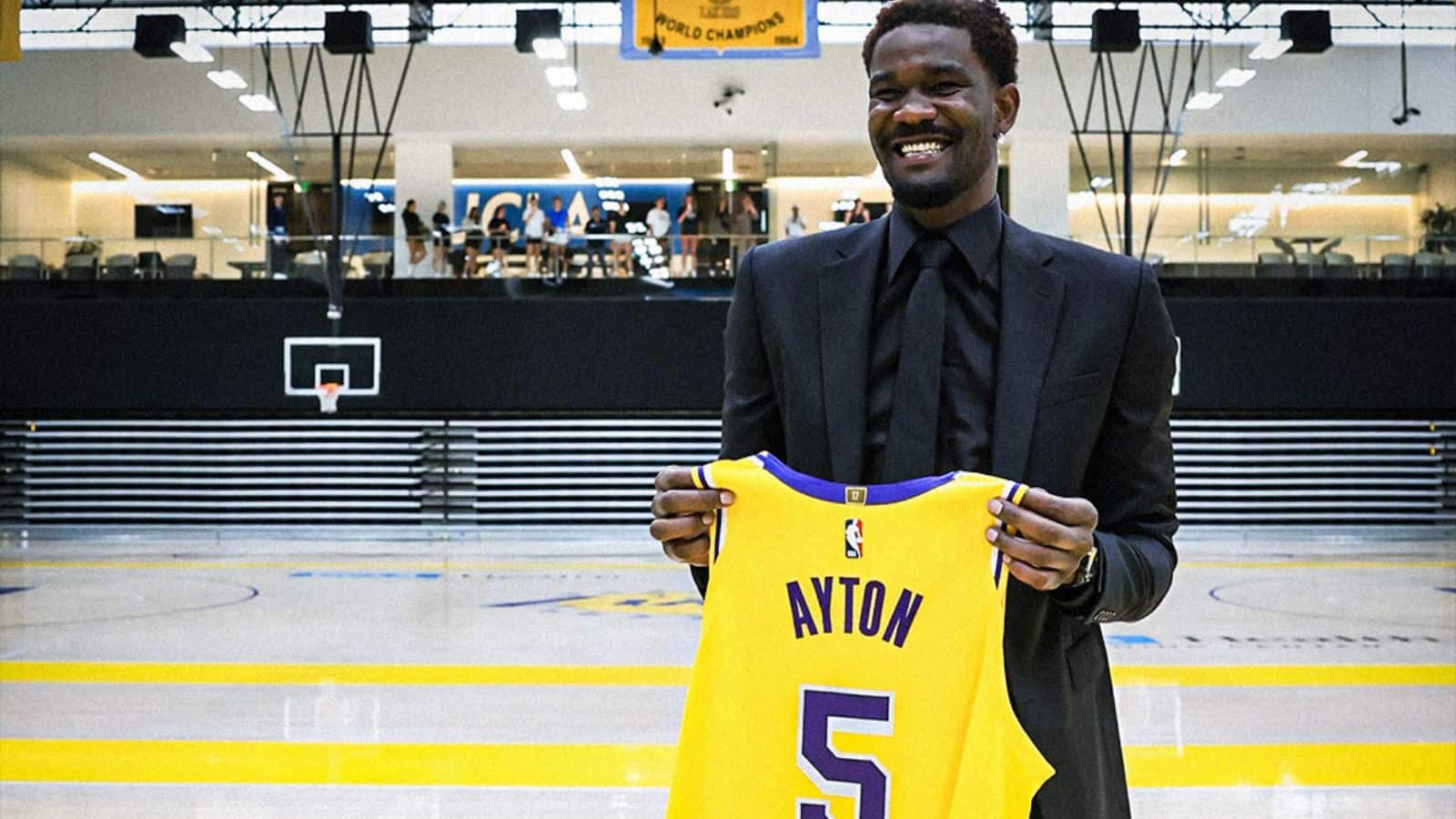 Ayton Officially Introduced In L.A. - Our News