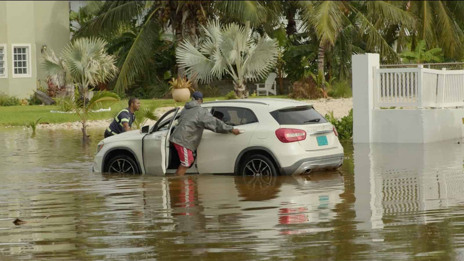 Flood Waters Leave Dozens Stranded in Eastern & Southern New Providence ...